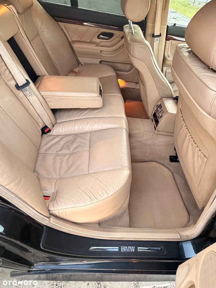 BMW Seria 7 728i L - 8