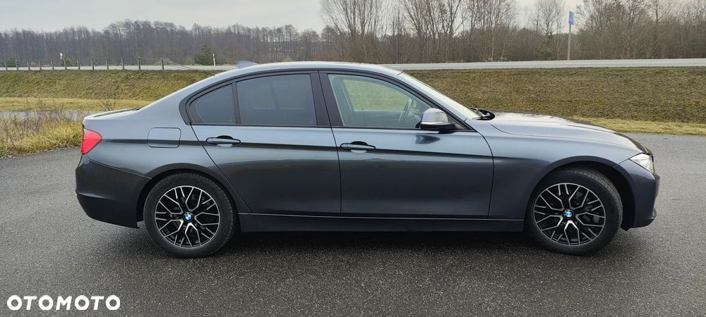BMW Seria 3 318d - 5