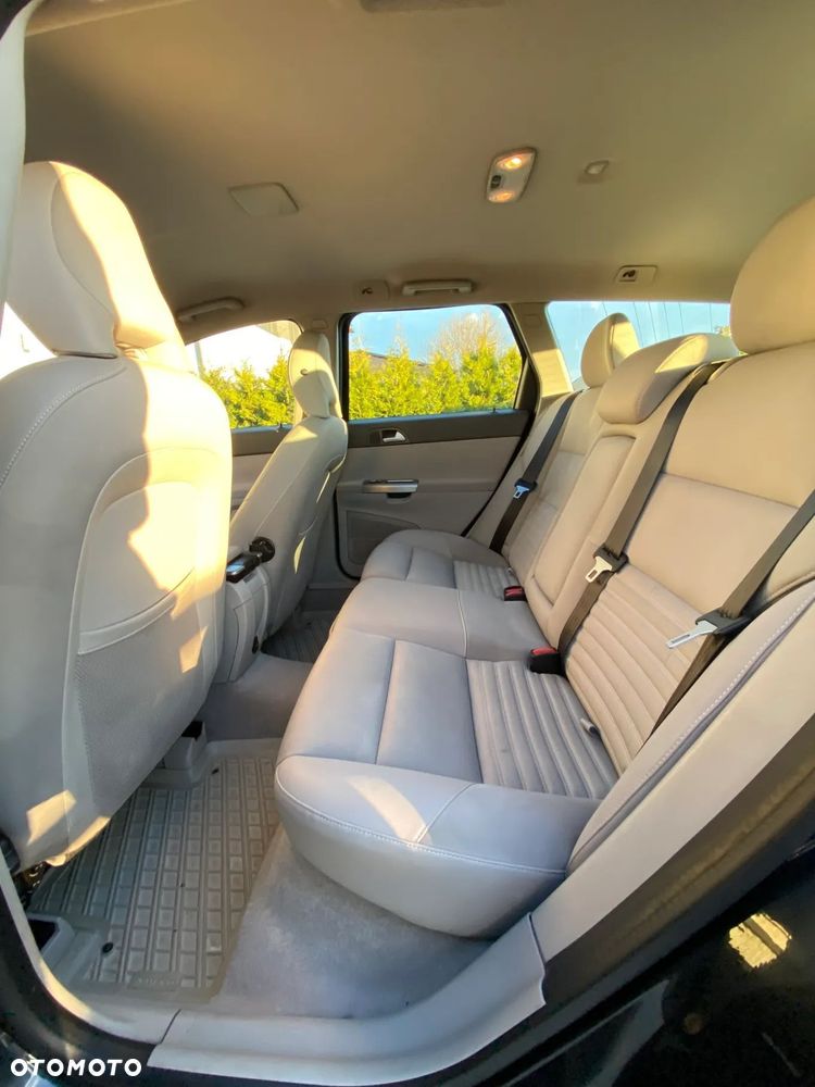 Volvo V50 2.0D Kinetic - 20