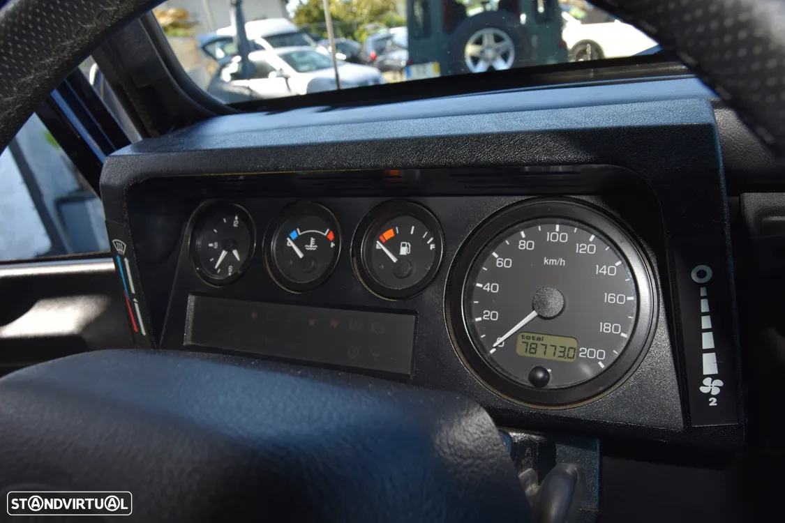 Land Rover Defender 110 SW 2.5 Td5 SE - 29