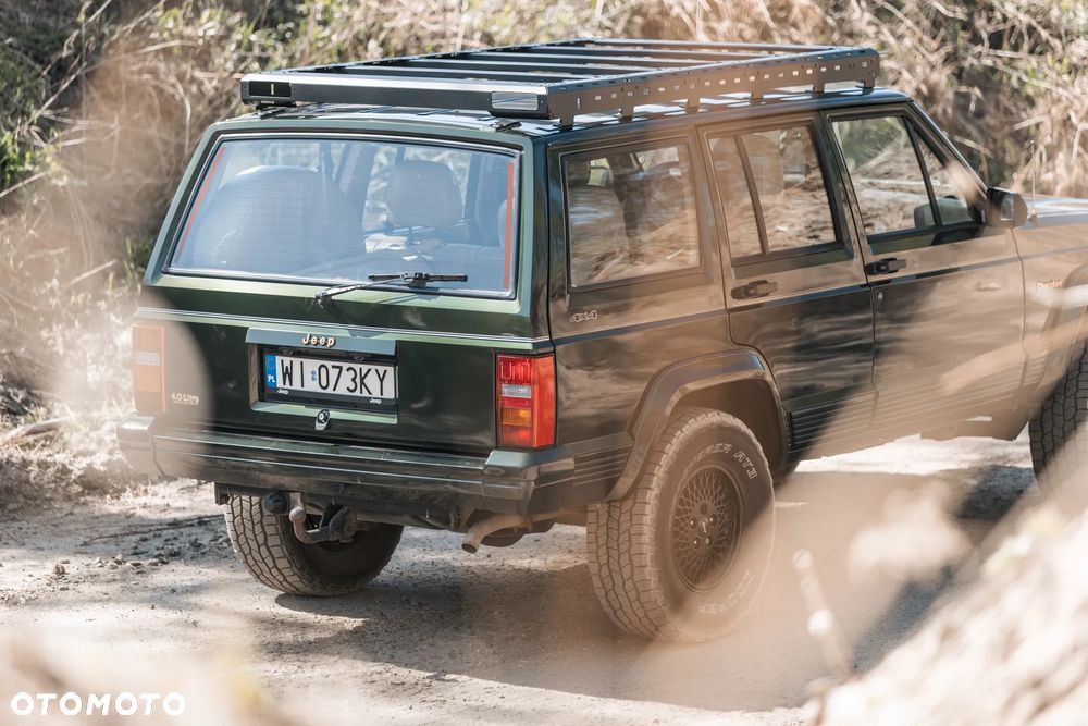 Jeep Cherokee 4.0 Limited - 10