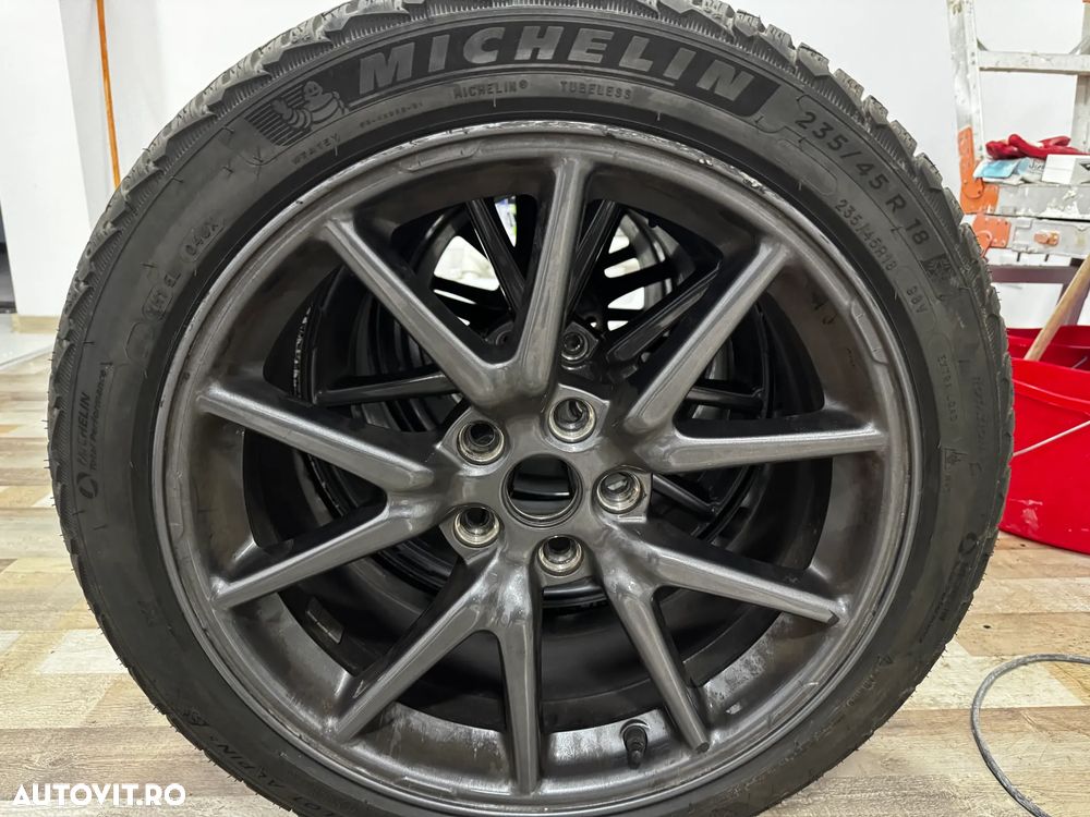 Set jante originale Tesla Model 3 R18 cu anvelope de iarnă – Michelin & Pirelli - 6