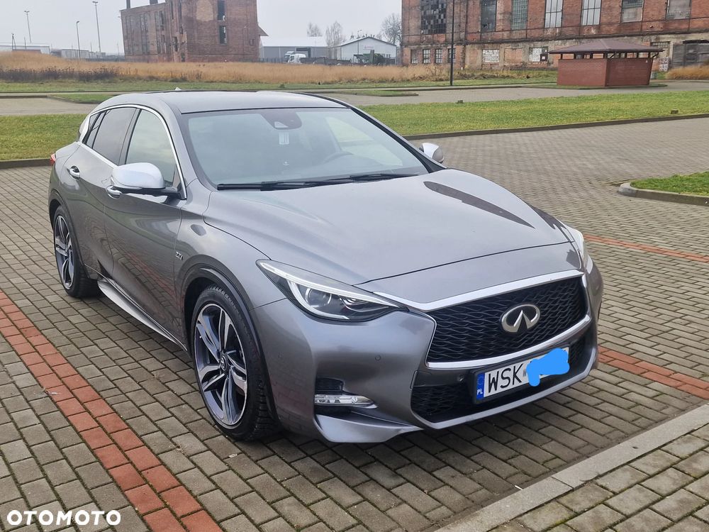 Infiniti Q30 2.2d DCT Premium Tech - 24