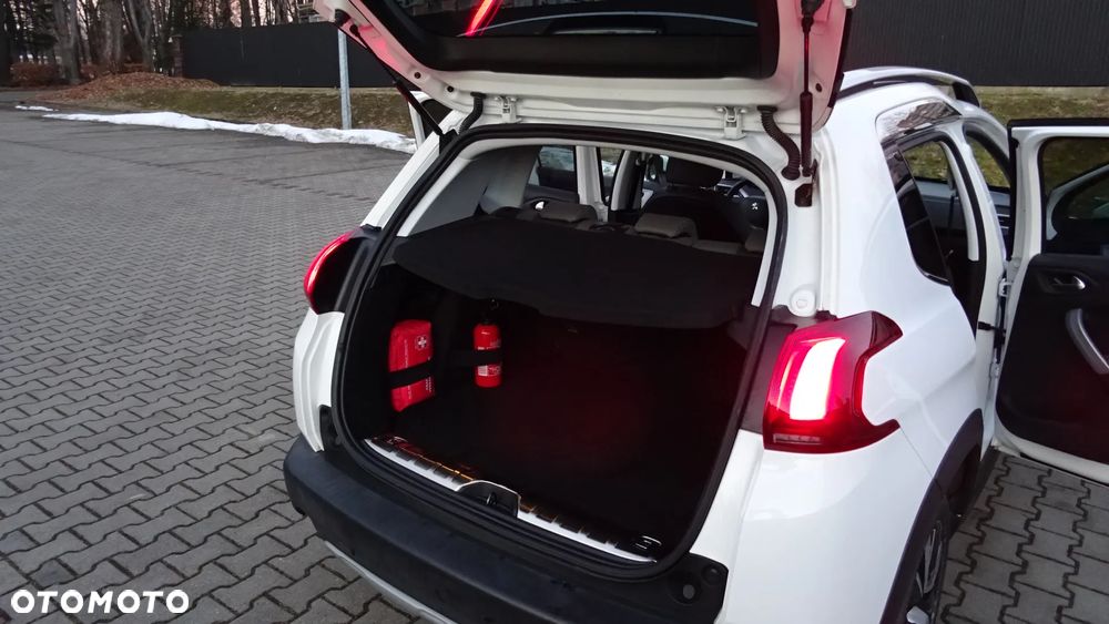 Peugeot 2008 1.2 Pure Tech GPF Allure S&S EAT6 - 29