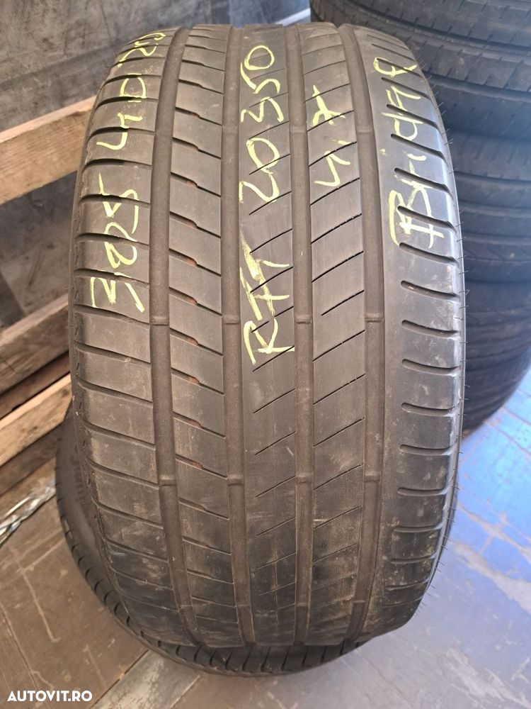 O anvelopa 305/40 R20 Bridgestone runflat - 1