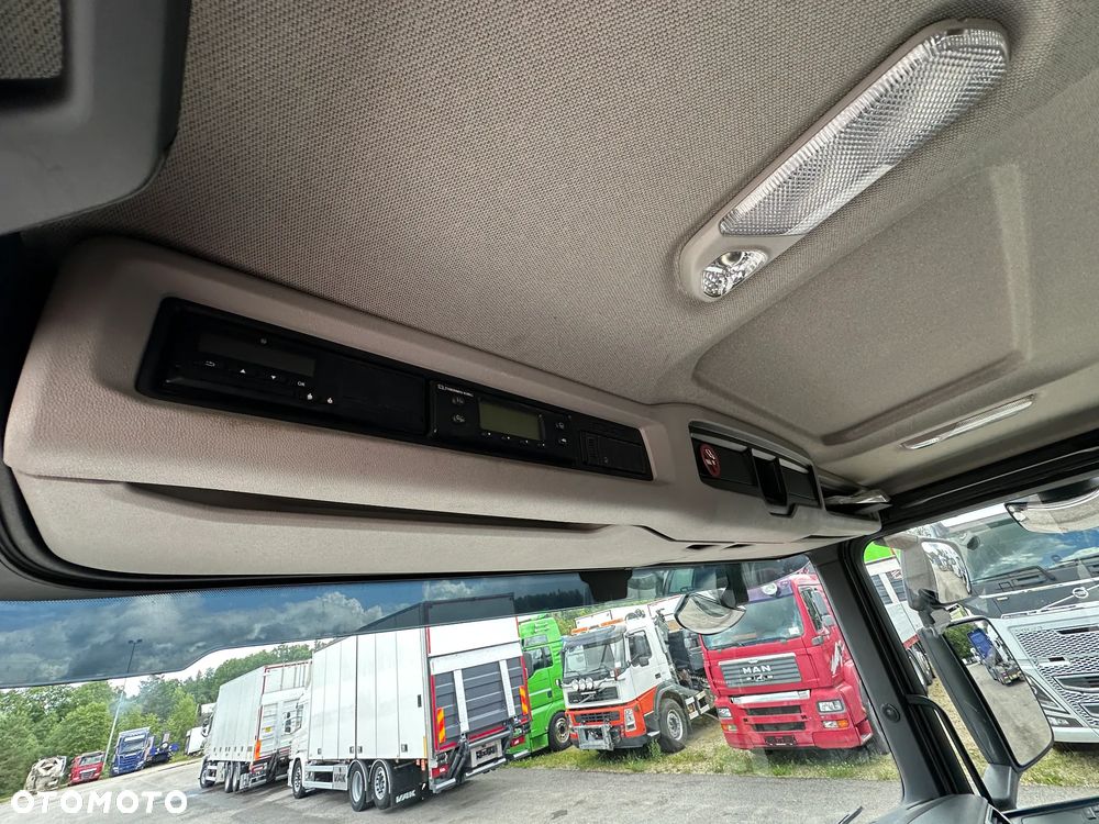 Scania P370 6X2*4 EURO6 + TERMO KING - 18