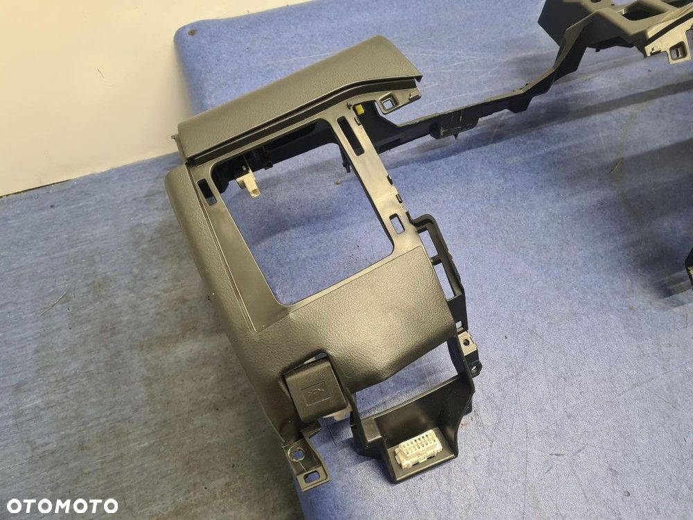 TOYOTA RAV4 III DÓŁ DESKI ROZDZIELCZEJ - 3