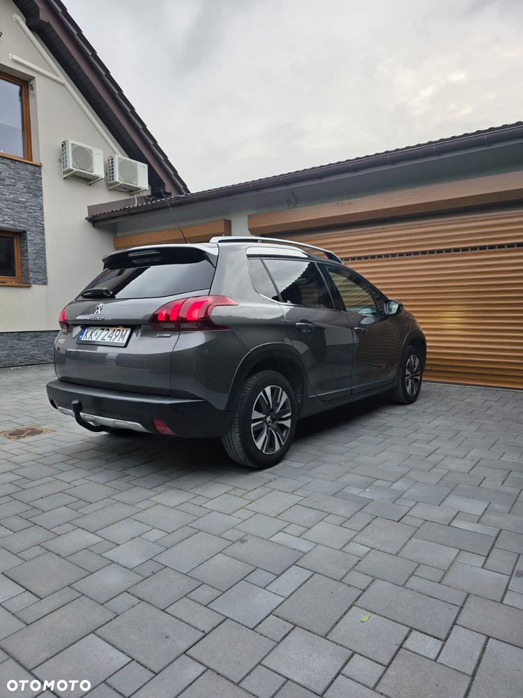 Peugeot 2008 1.2 Pure Tech Allure S&S - 9