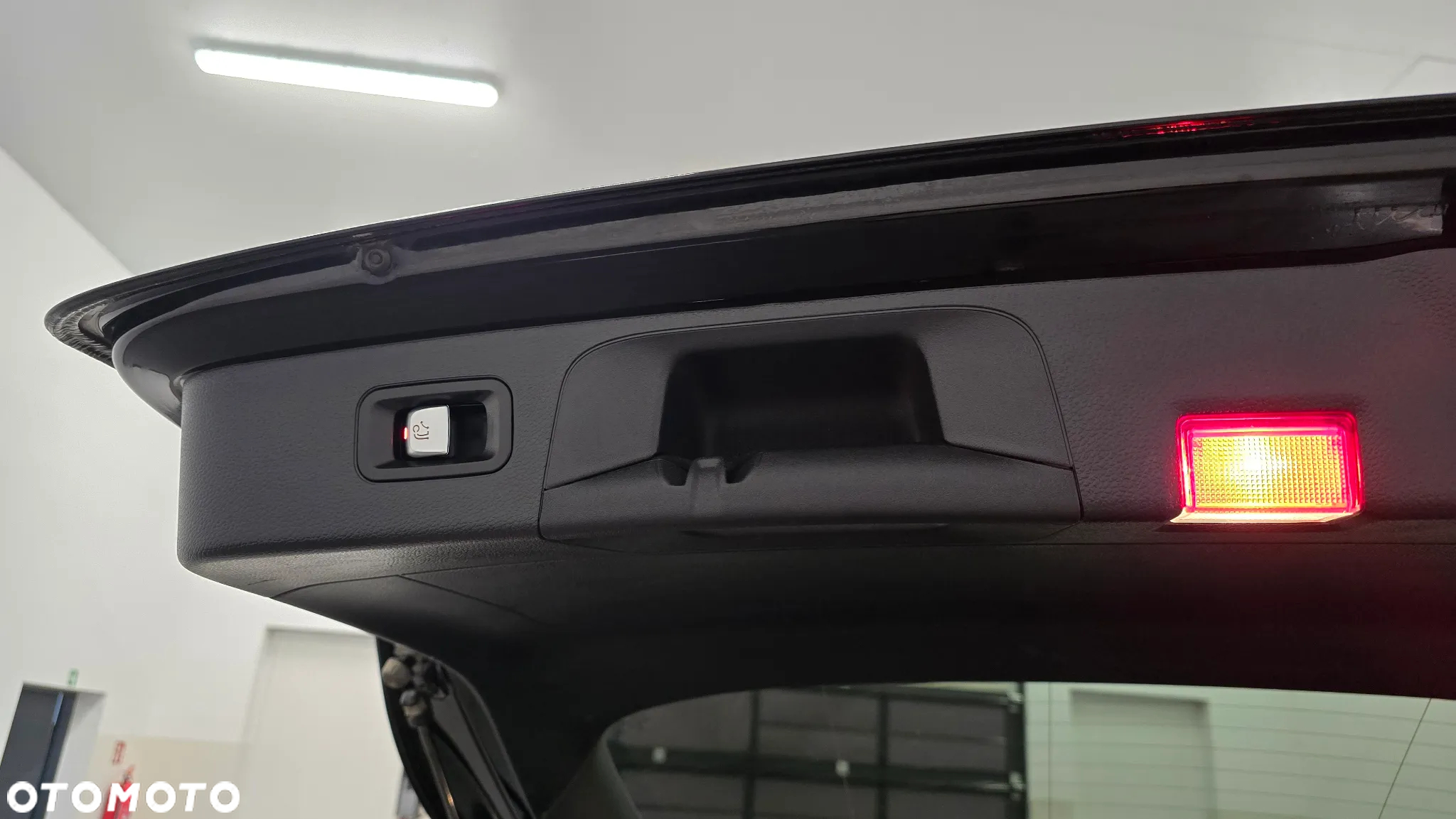 Mercedes-Benz GLC 300 e 4Matic 9G-TRONIC Edition AMG Line - 10
