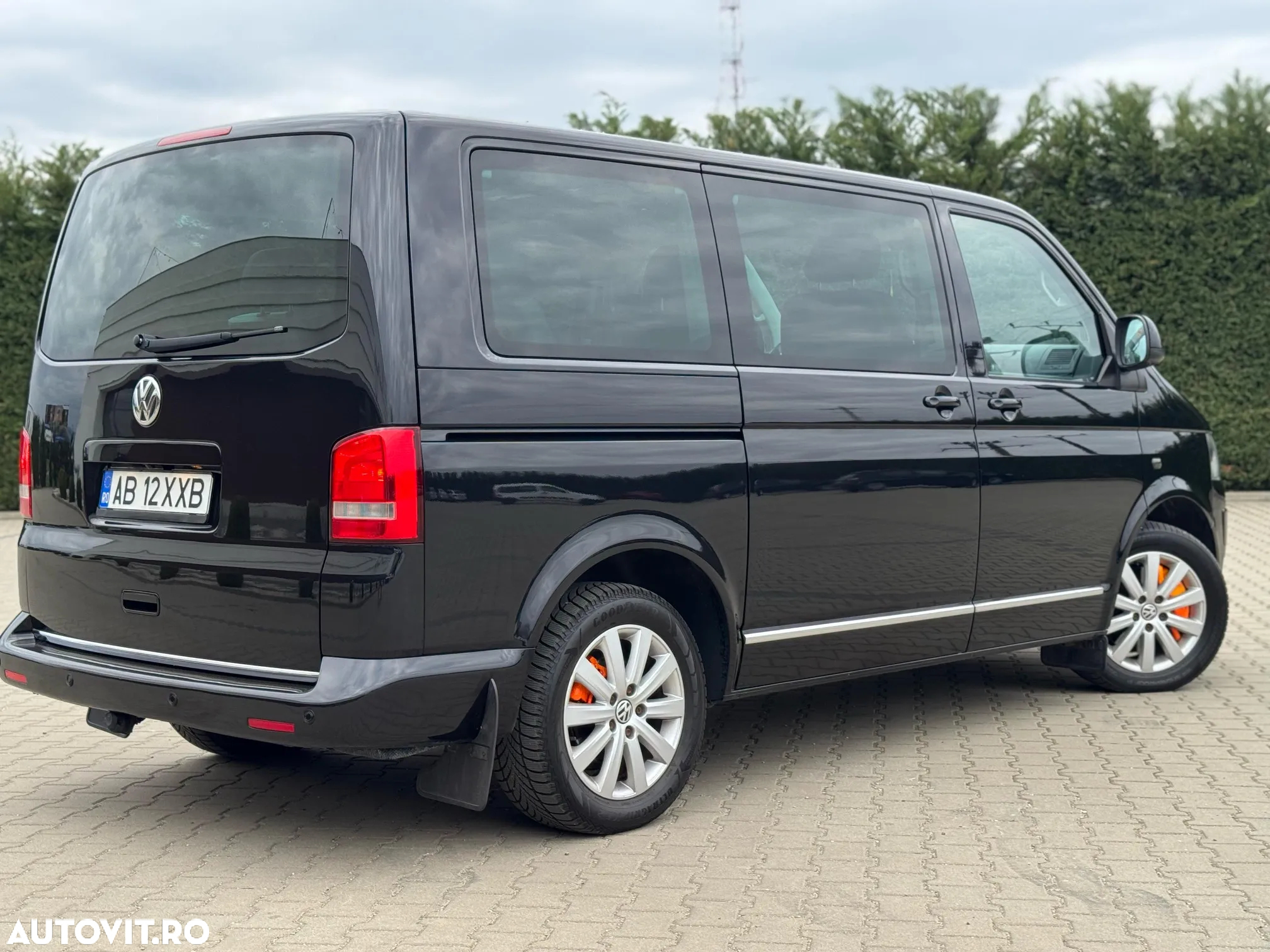 Volkswagen Multivan - 10