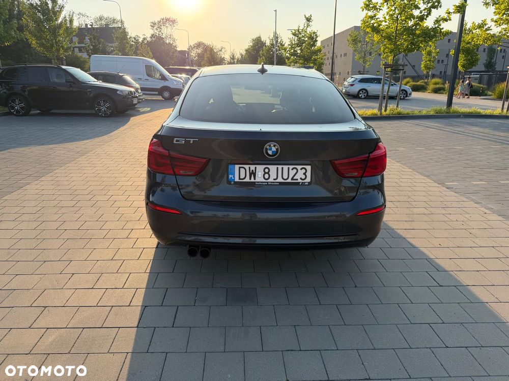 BMW 3GT 320d Sport-Aut Sport Line - 7