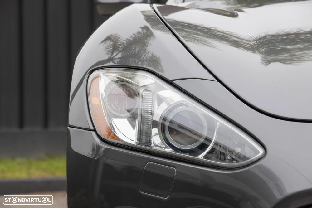 Maserati Grancabrio 4.7 V8 - 12