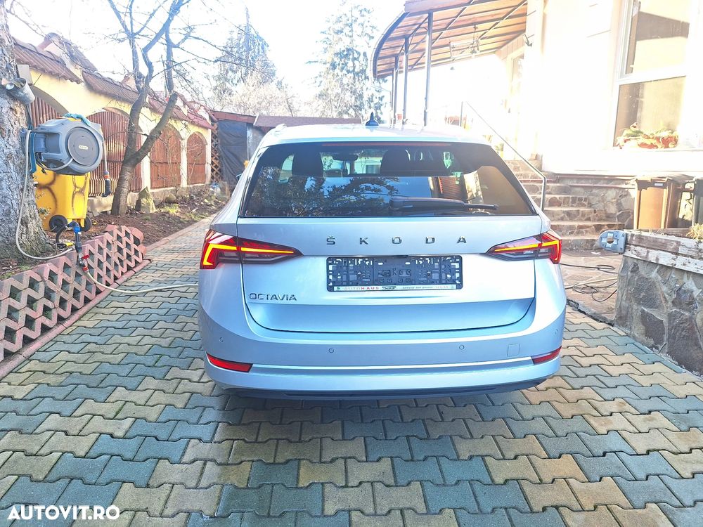 Skoda Octavia 2.0 TDI DSG First Edition - 1