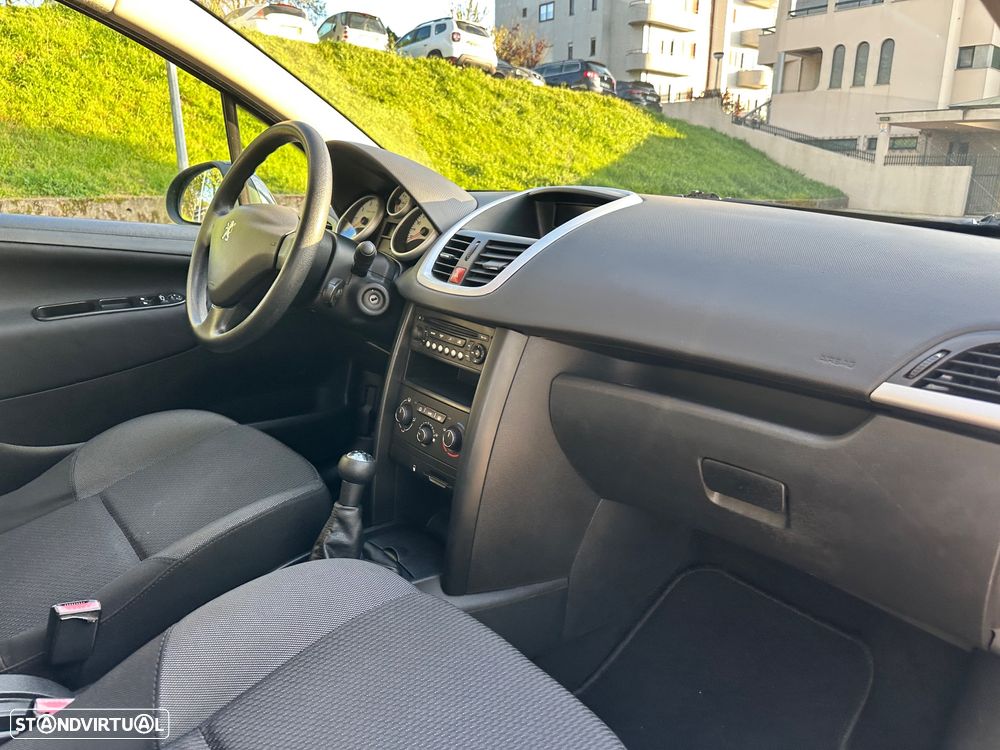 Peugeot 207 1.4 16V Active - 29