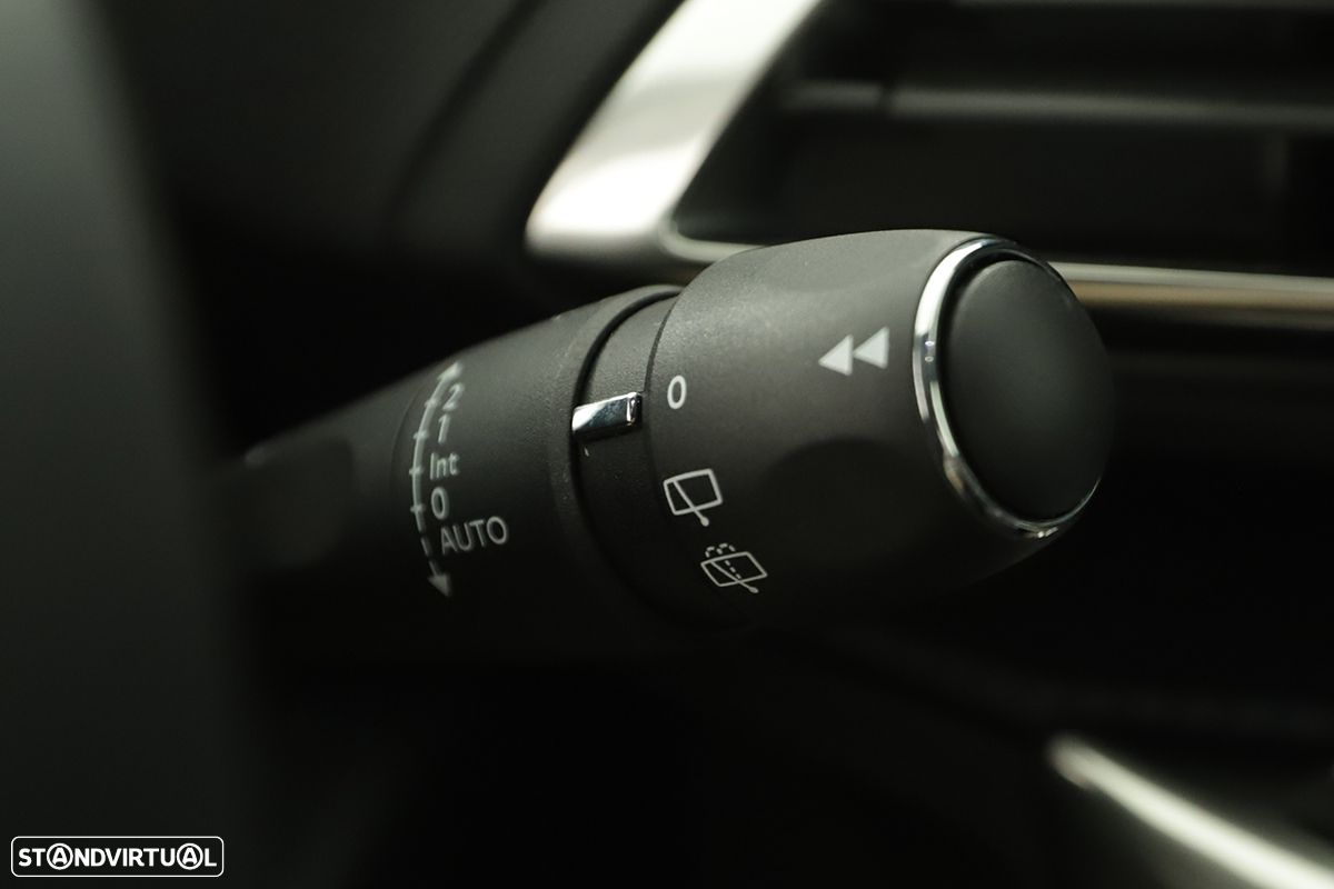 Peugeot 5008 1.2 PureTech Allure Pack EAT8 - 18