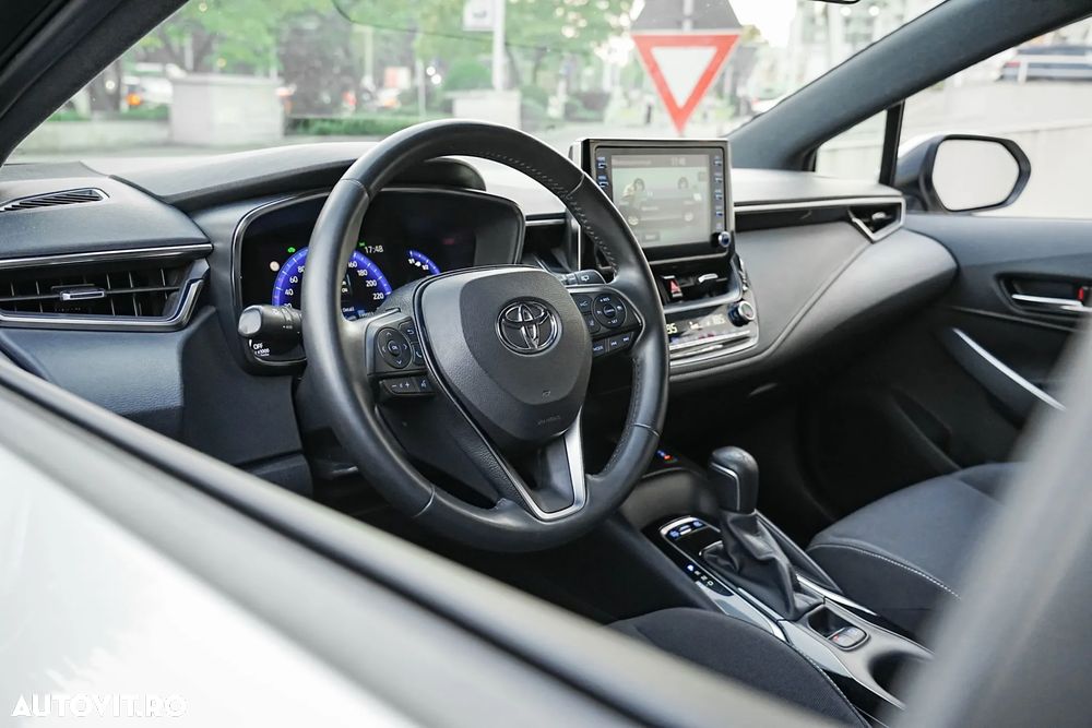 Toyota Corolla ver-2-0-hsd-exclusive - 7