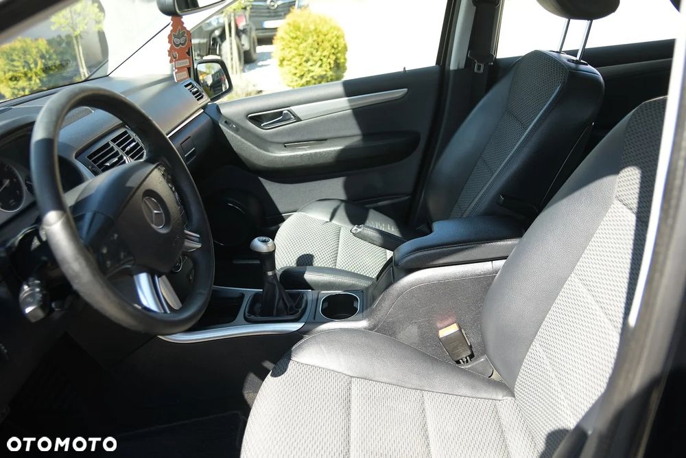 Mercedes-Benz Klasa B - 25