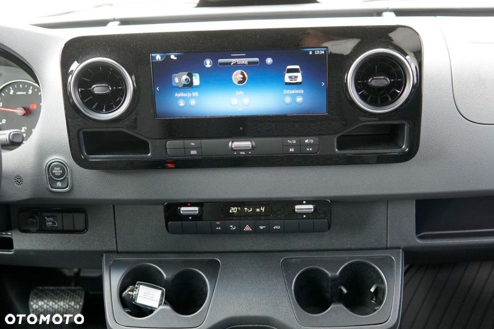 Mercedes-Benz Sprinter - 14