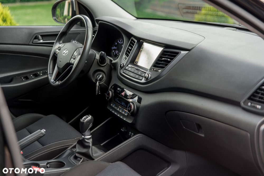Hyundai Tucson 1.6 GDI BlueDrive GO 2WD - 28