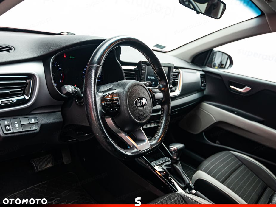 Kia Stonic 1.4 L - 9