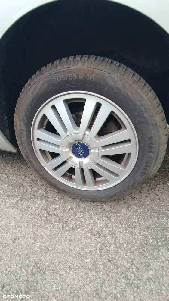 Ford Focus 2.0 Trend + - 6
