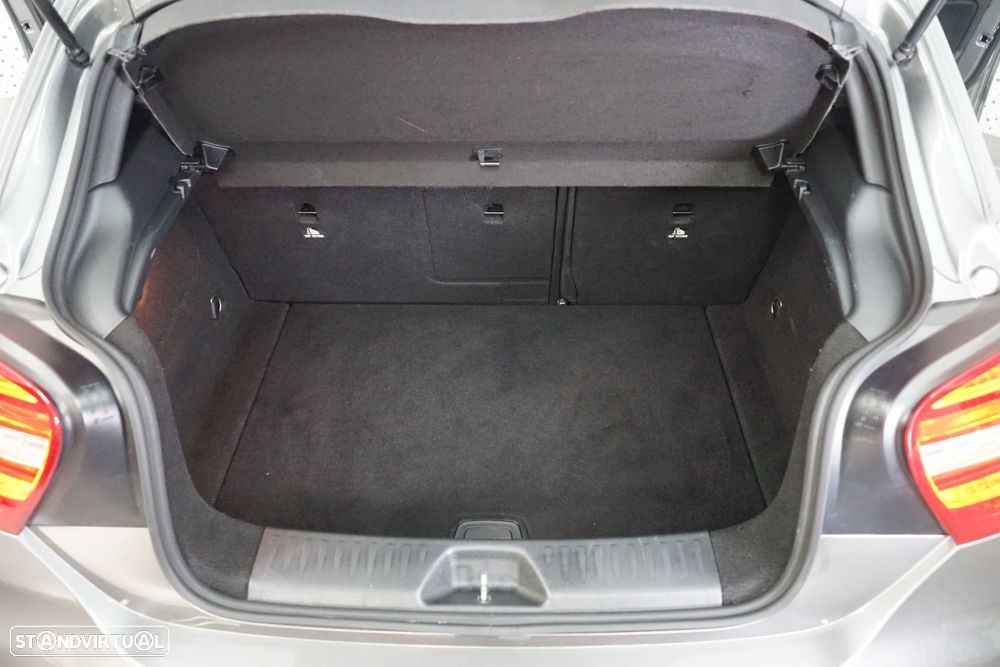 Mercedes-Benz A 180 d AMG Line - 35