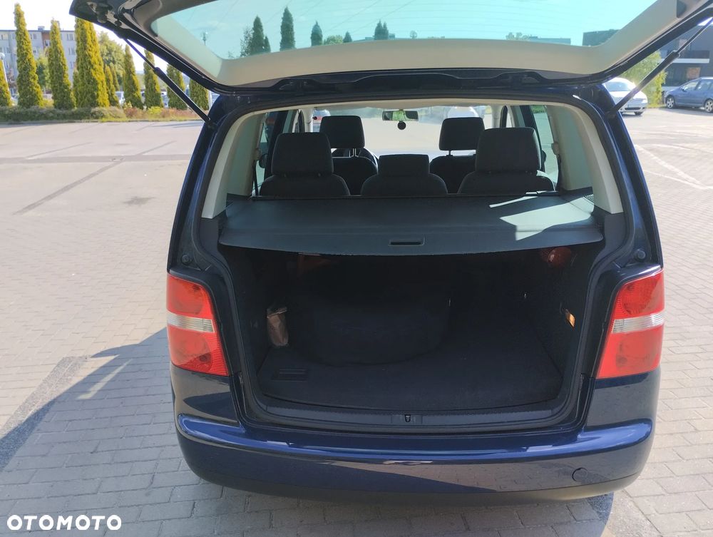 Volkswagen Touran 1.6 Conceptline - 7