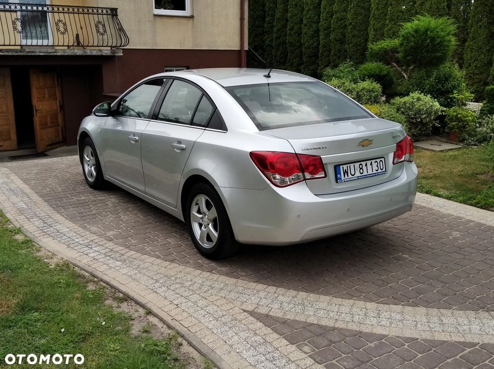 Chevrolet Cruze 1.6 LS - 37