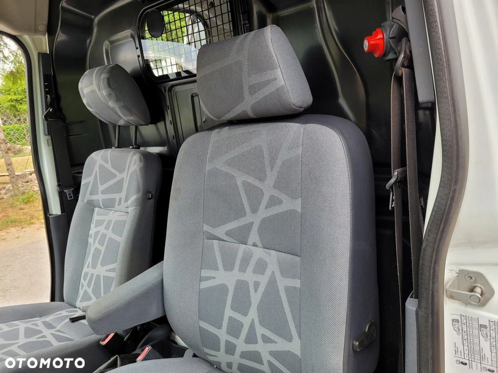 Ford Transit Connect - 21
