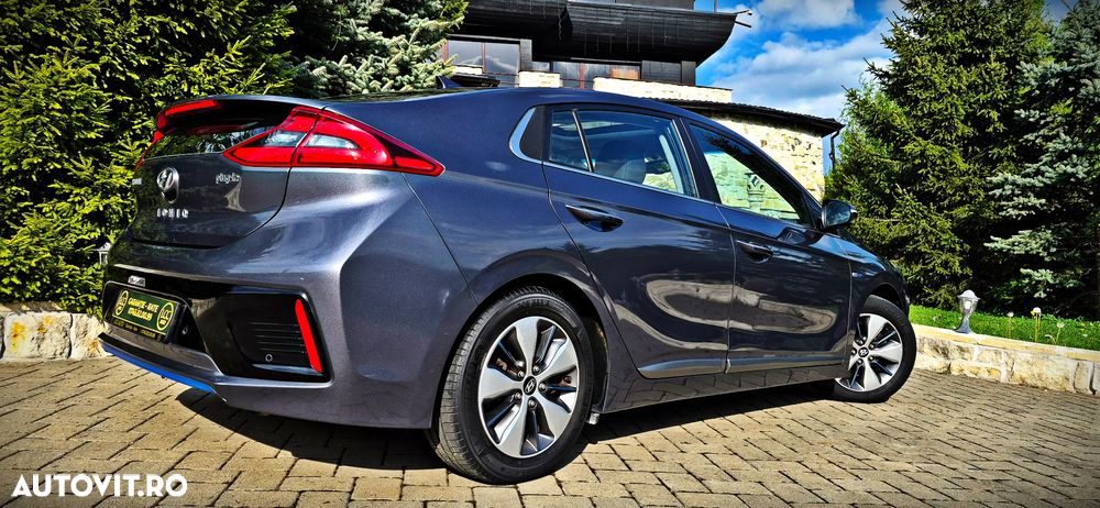Hyundai IONIQ 1.6 GDI Premium - 30