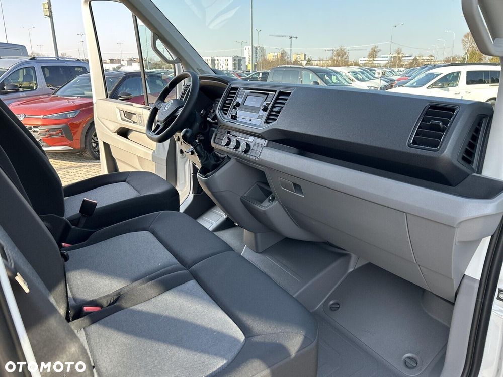 Volkswagen Crafter Crafter 35 Podwozie z pojedynczą kabiną silnik: 2,0 l TDI EURO VI-e SCR 103 kW / skrzynia biegów: Przedni napęd manualna 6-biegowa rozstaw osi: 4490 mm - 17