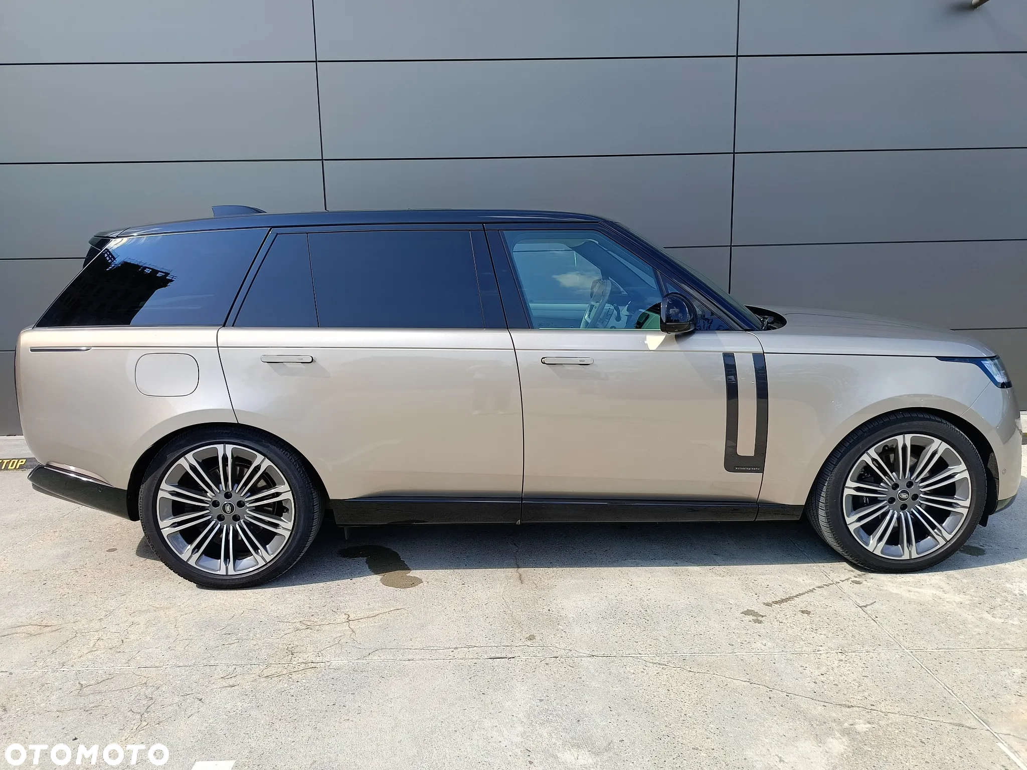 Land Rover Range Rover 4.4 V8 P535 LWB Autobiography - 4