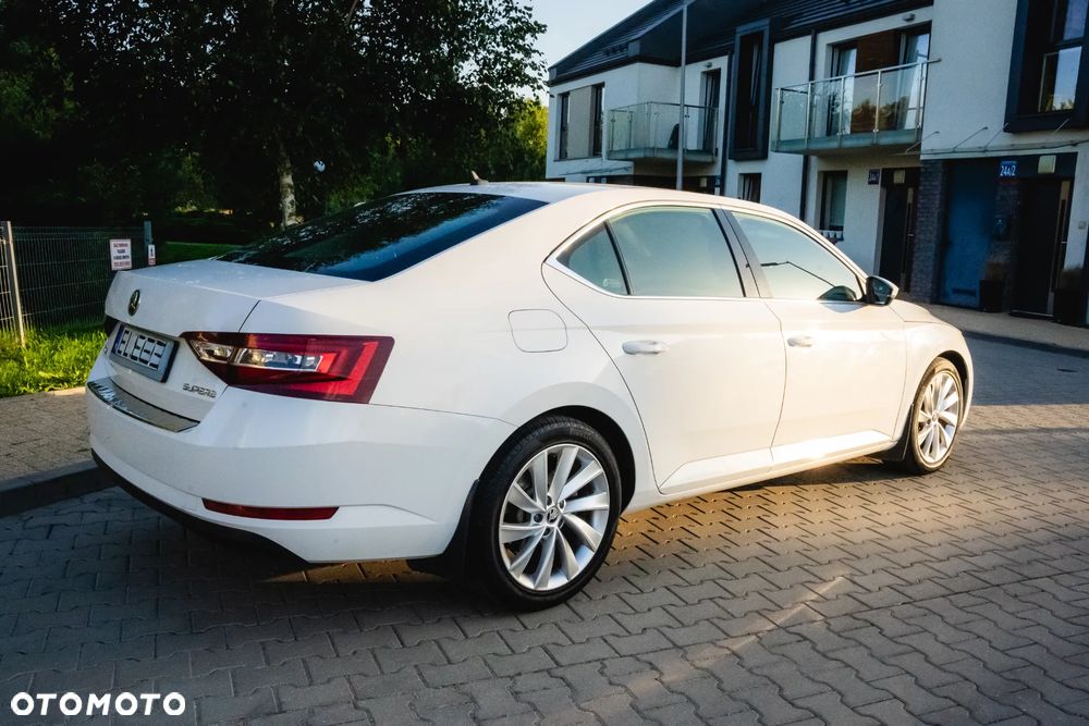 Skoda Superb 2018 photo 3