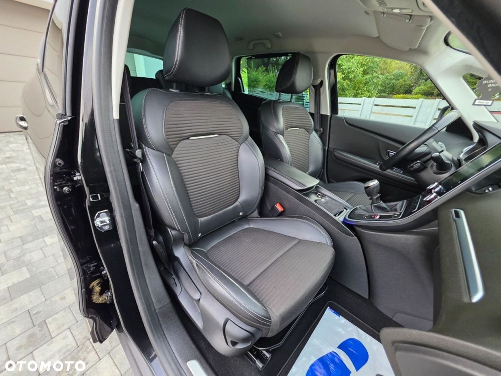 Renault Grand Scenic - 27