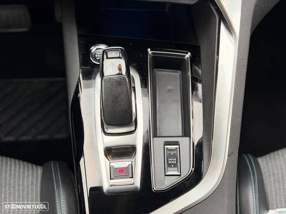 Peugeot 3008 1.6 Hybrid Allure Pack e-EAT8 - 13