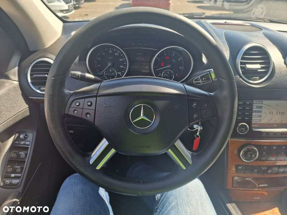 Mercedes-Benz GL - 9