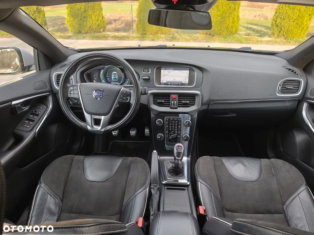 Volvo V40 D2 R Design - 7