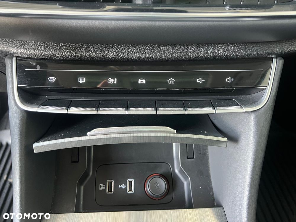 MG HS 1.5 T-GDI Exclusive - 28