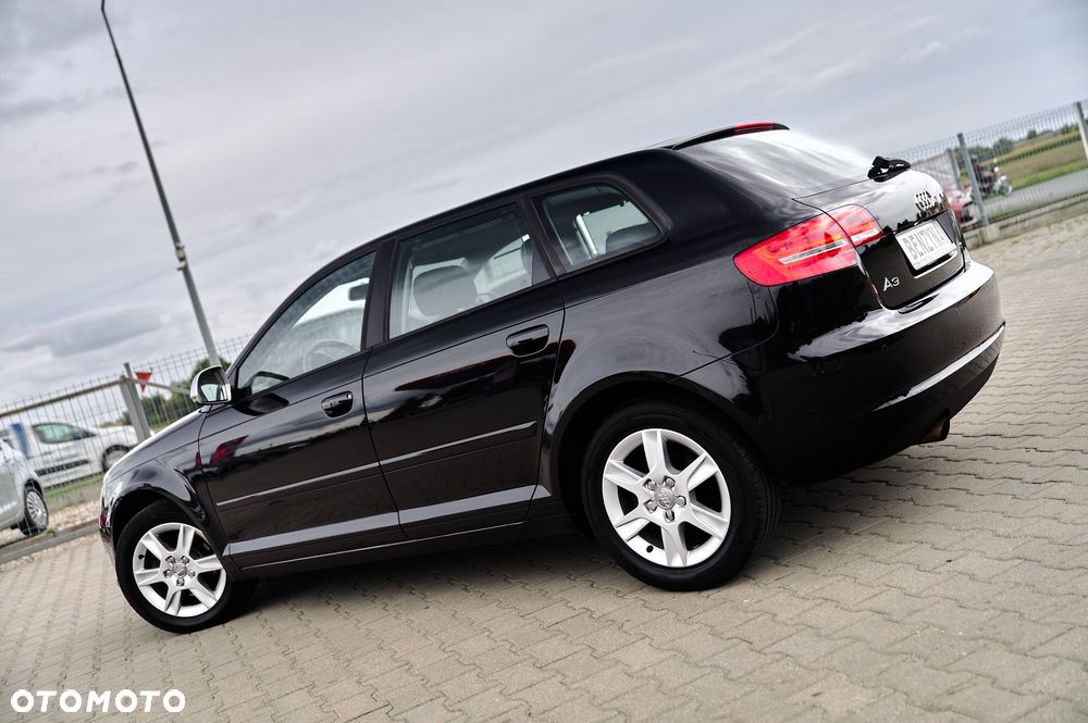 Audi A3 Sportback 1.6 Ambiente - 15