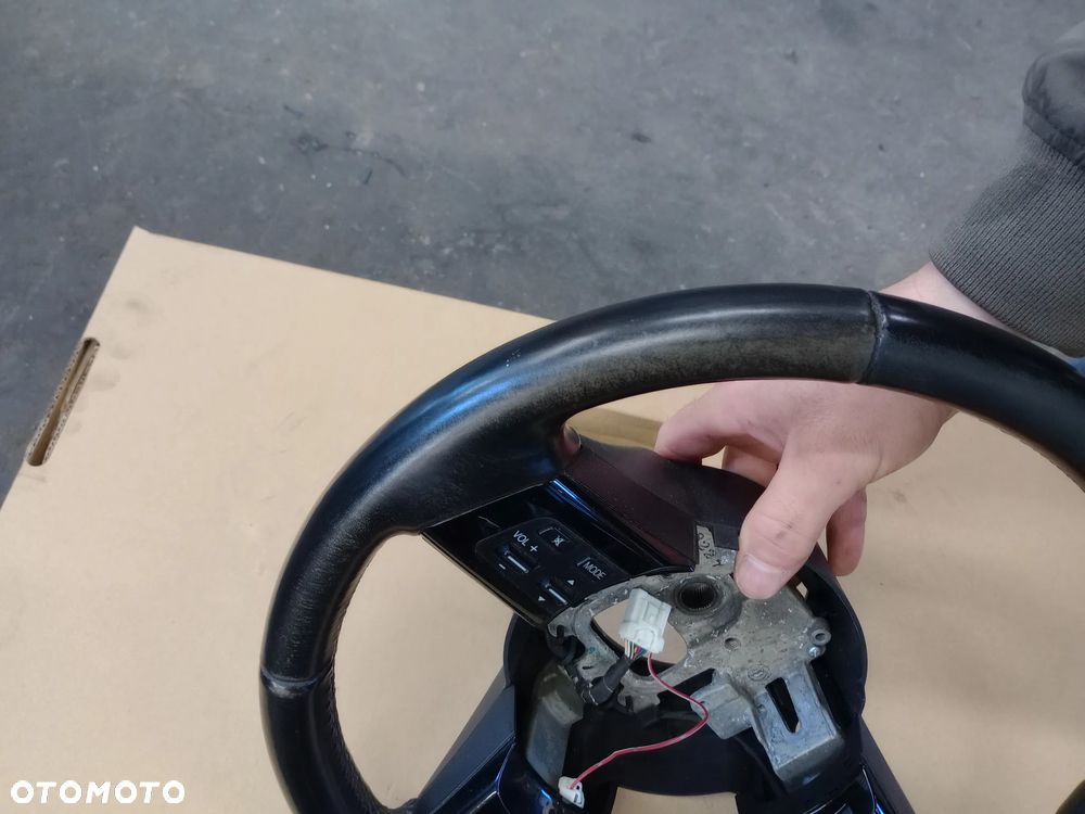 Kierownica Mazda CX7, fotele, drzwi, błotniki - 3