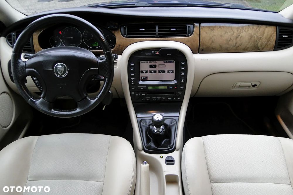 Jaguar X-Type 3.0 V6 4x4 Executive - 11