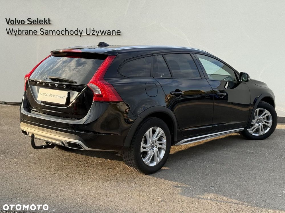 Volvo V60 Cross Country - 9
