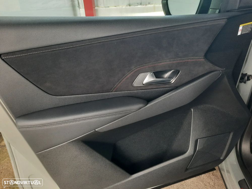 DS DS7 Crossback E-Tense Performance Line+ EAT8 - 27