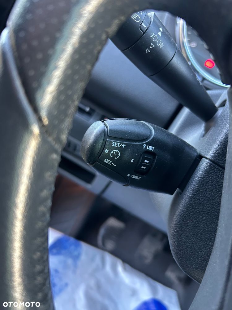 Peugeot 3008 HDi 150 Allure - 16