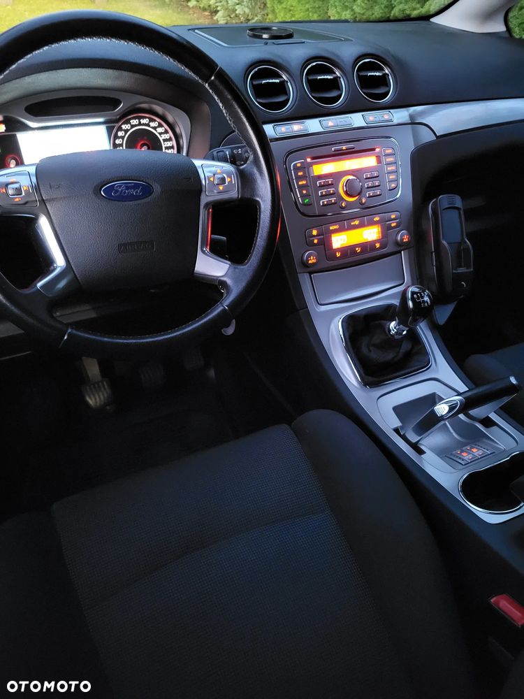 Ford S-Max - 19