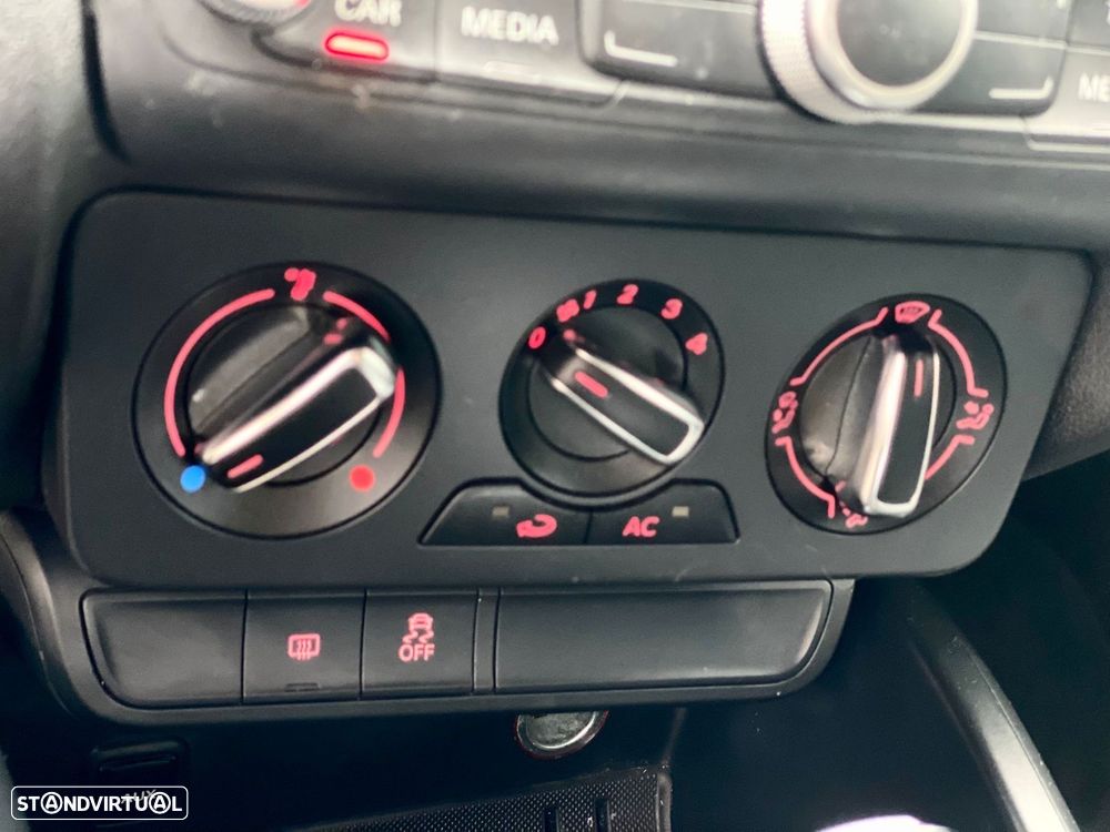 Audi A1 1.6 TDI Advance S-Tronic - 20