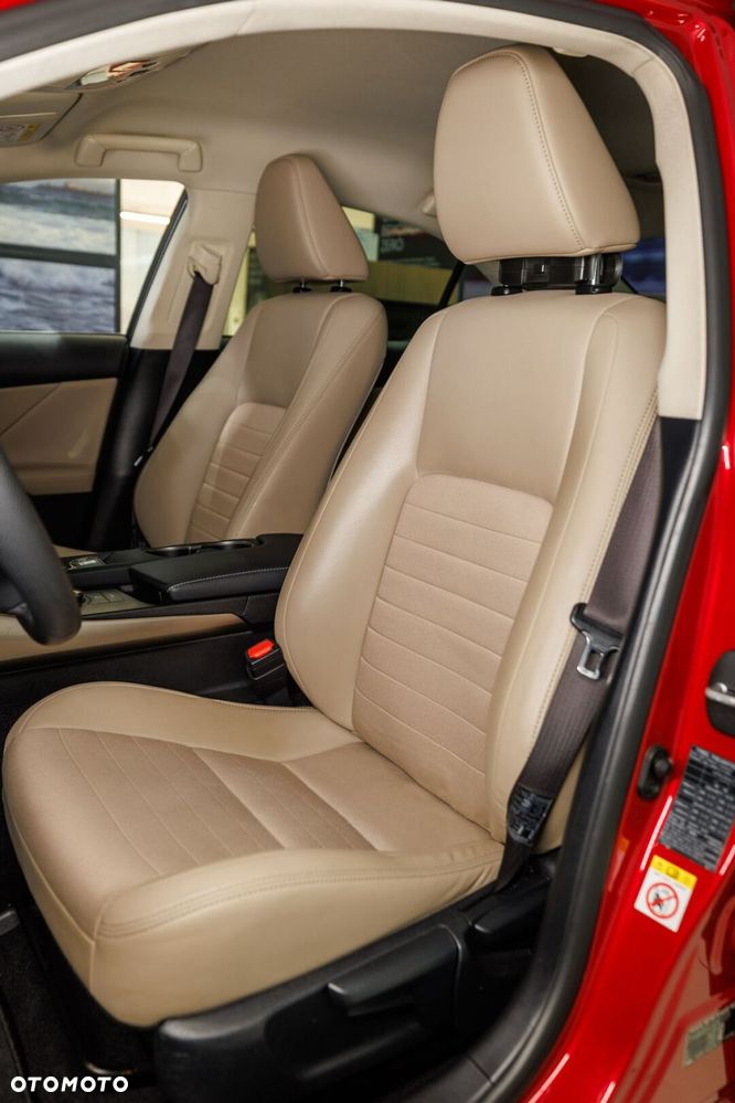 Lexus IS 200t Elegance - 8