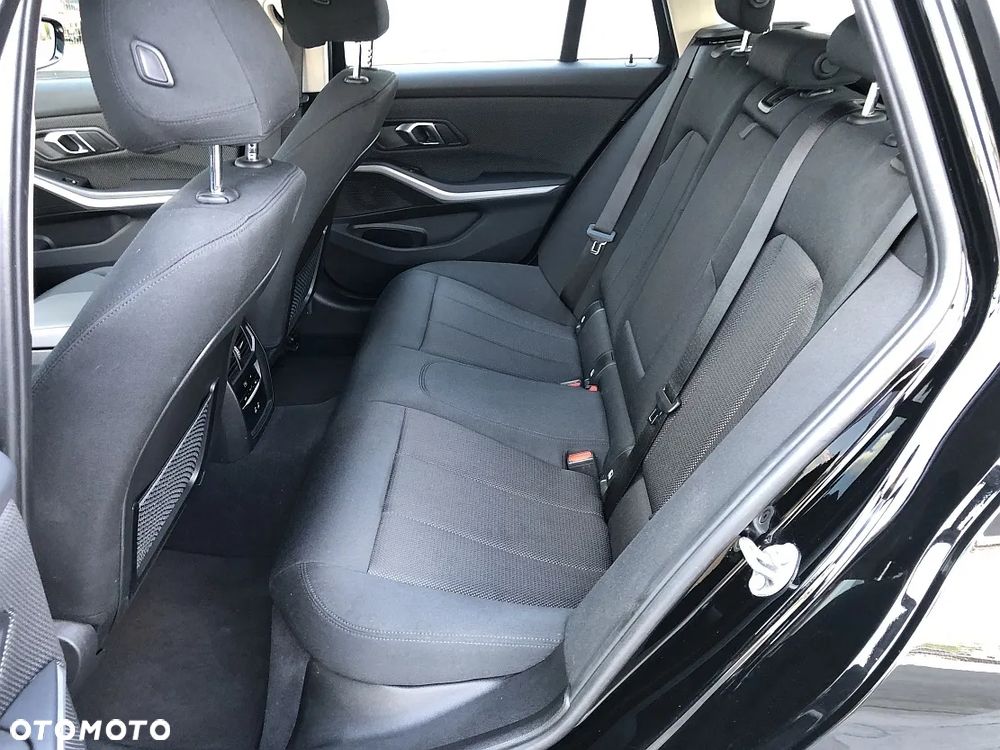 BMW Seria 3 318i Sport Line - 10