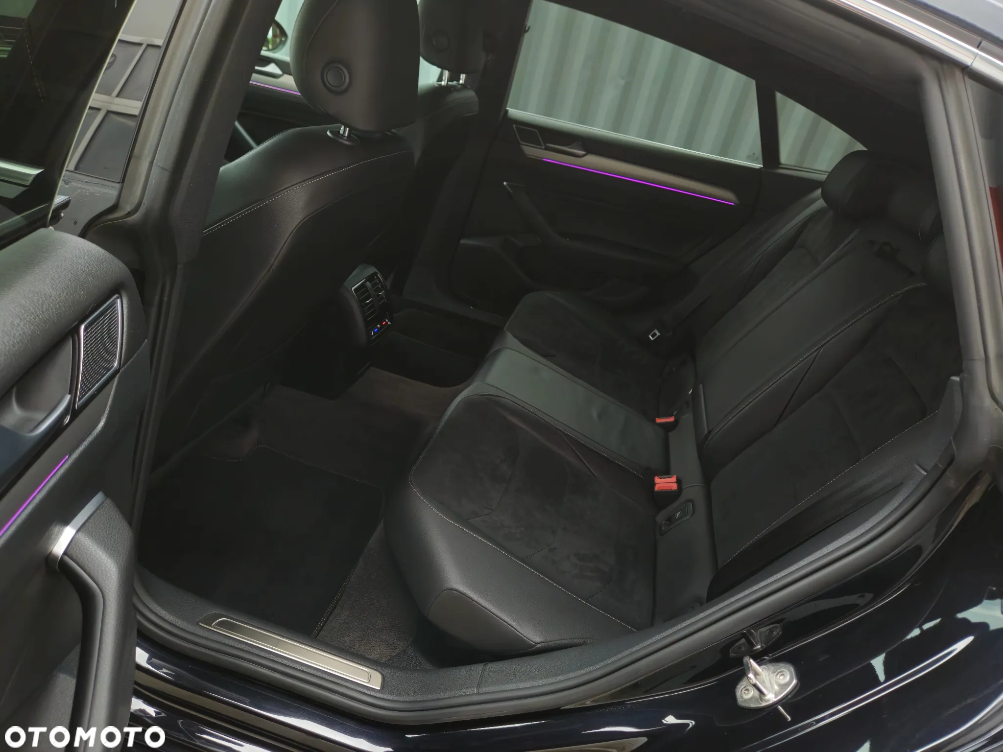 Volkswagen Arteon 2.0 TSI DSG R-Line Edition - 32