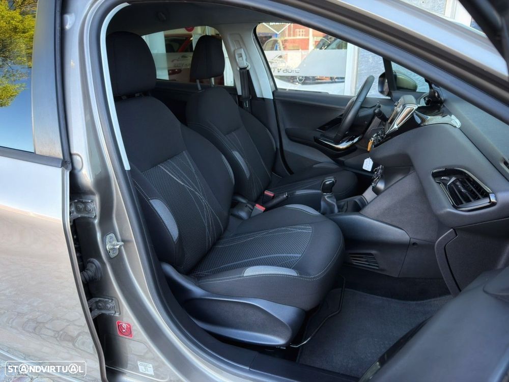 Peugeot 208 1.2 PureTech Access - 21